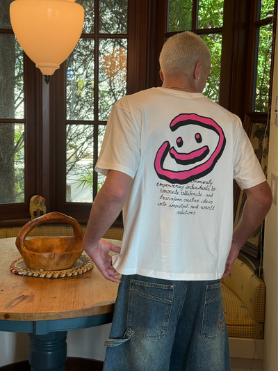 DOODLE SMILEY TEE - WHITE