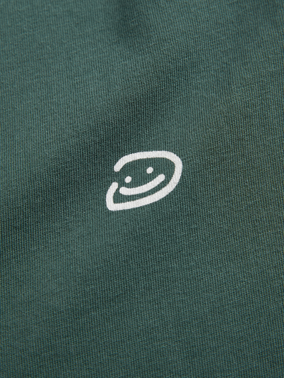 GOOD FEELING TEE - FOREST GREEN