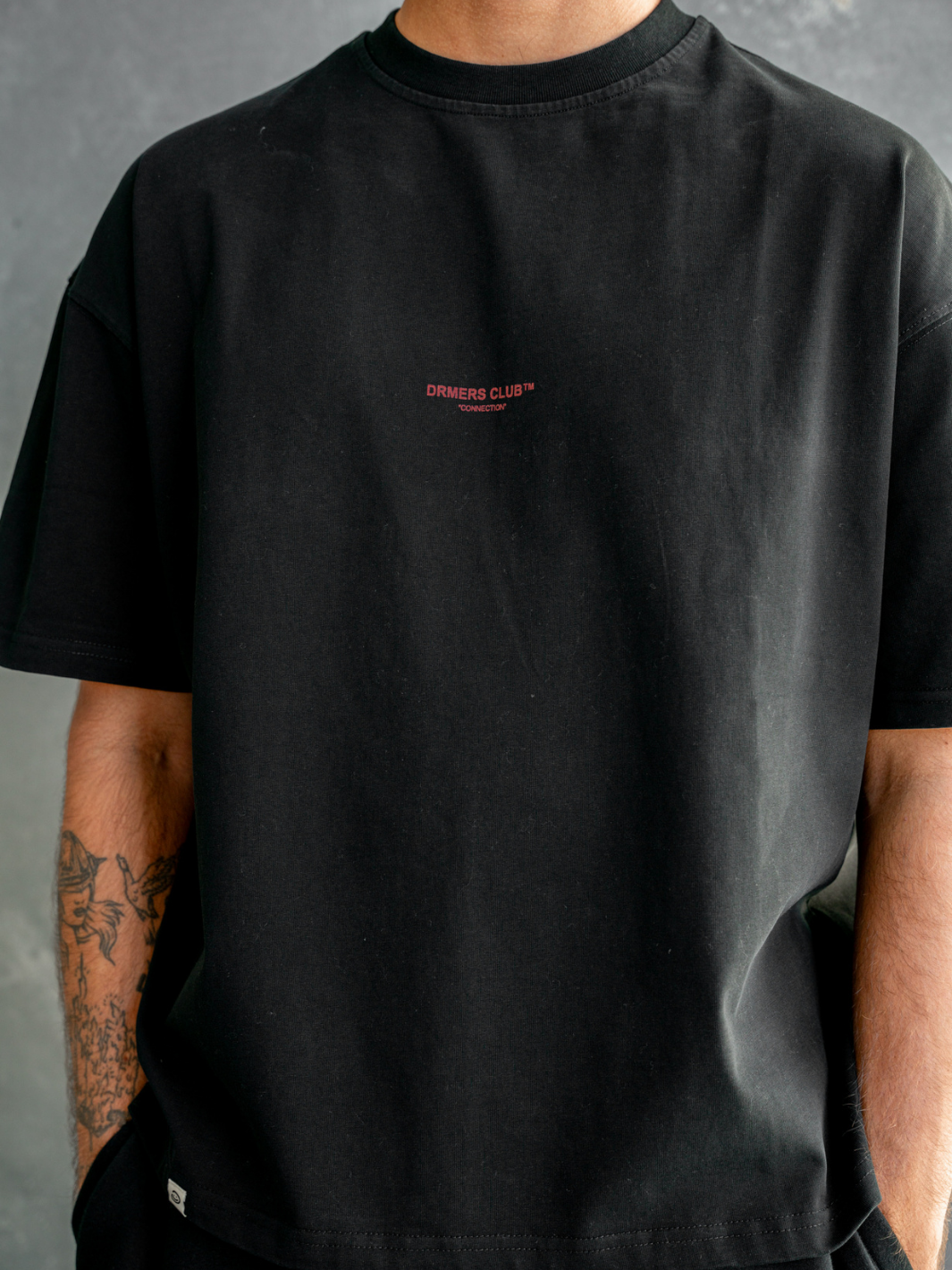 HOW WOULD THEY KNOW BOXY TEE - BLACK
