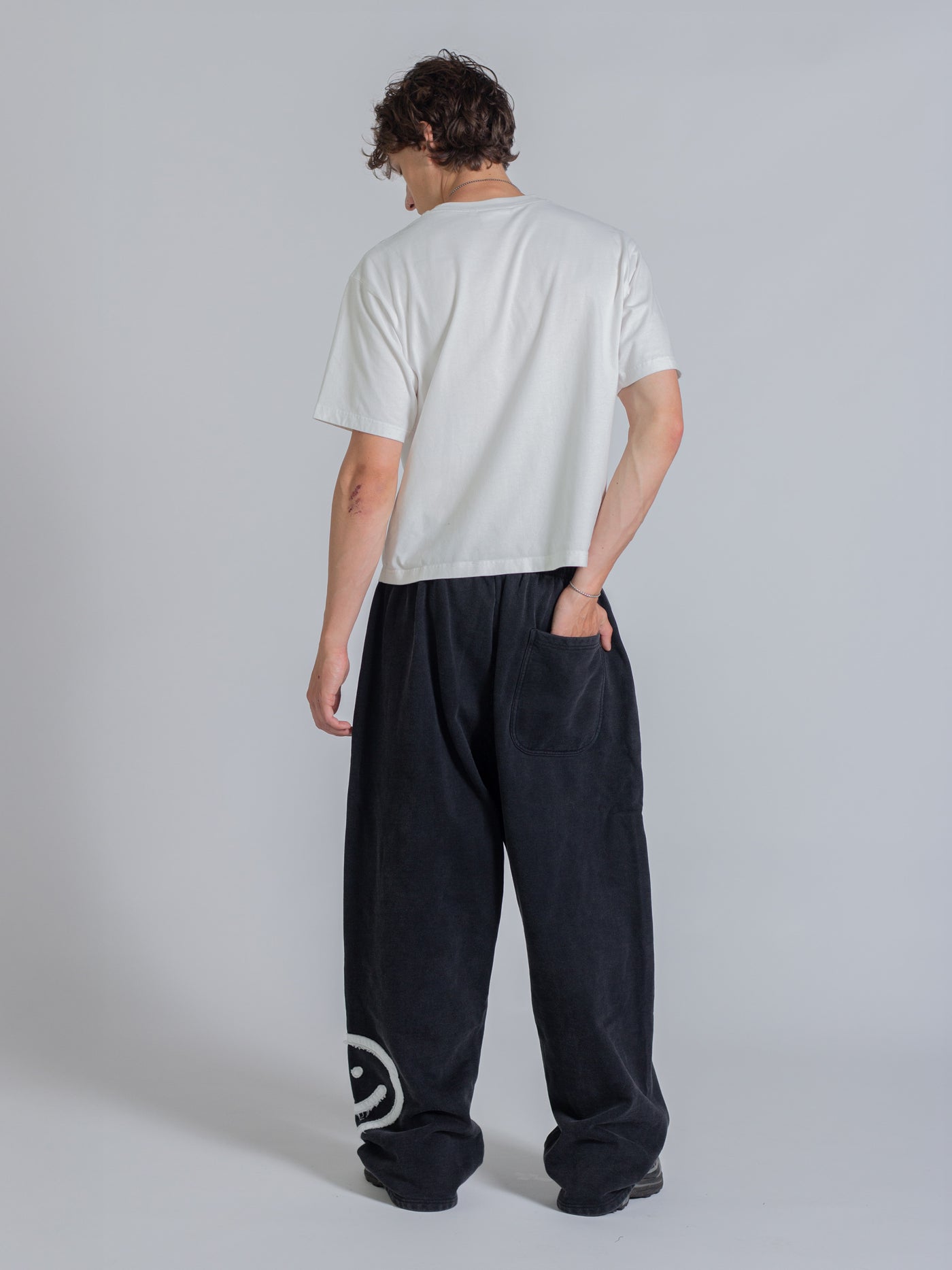 SMILEY PATCH SWEATPANTS - VINTAGE BLACK