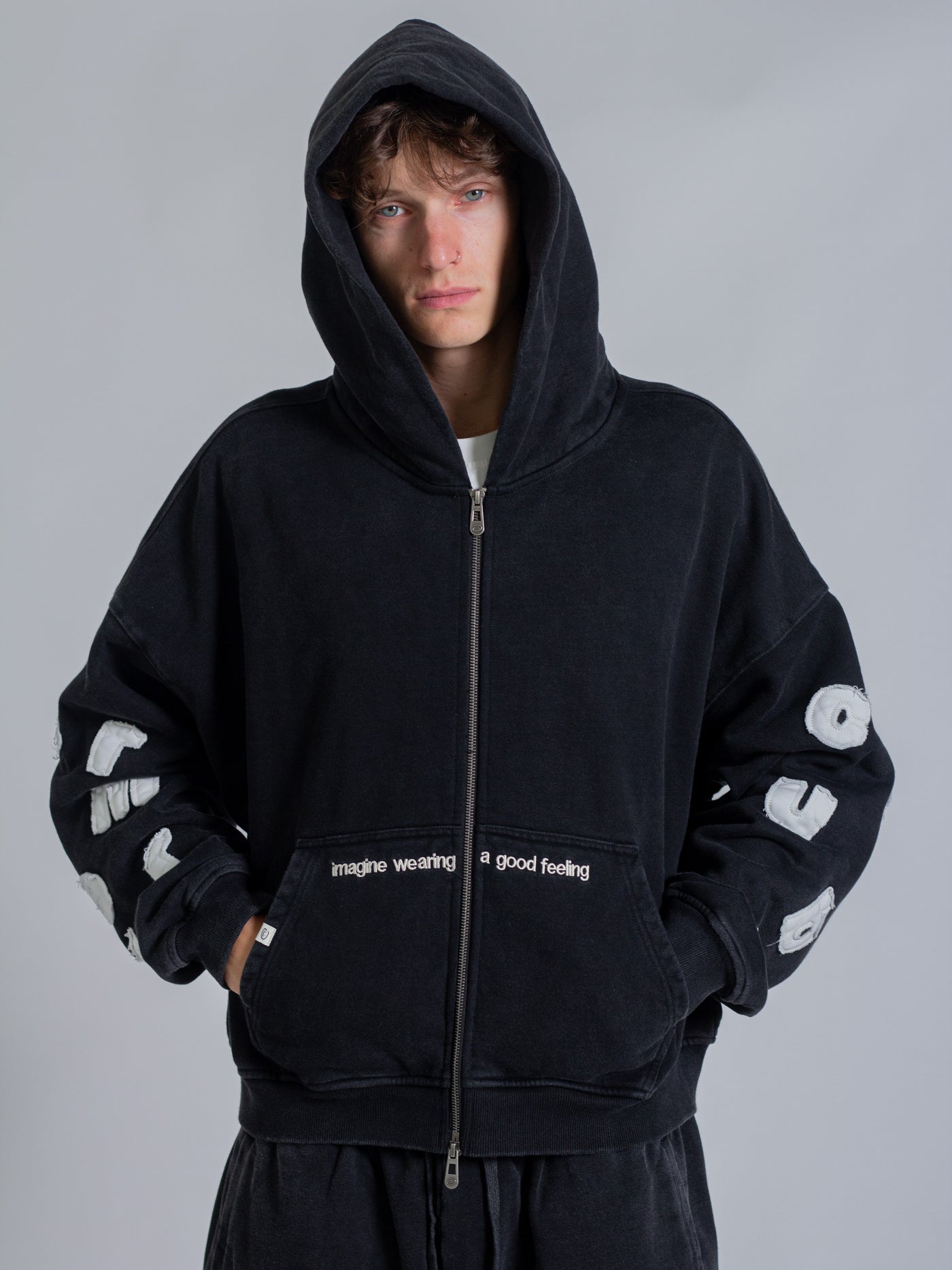 FLOATING LETTERS ZIP UP - VINTAGE BLACK