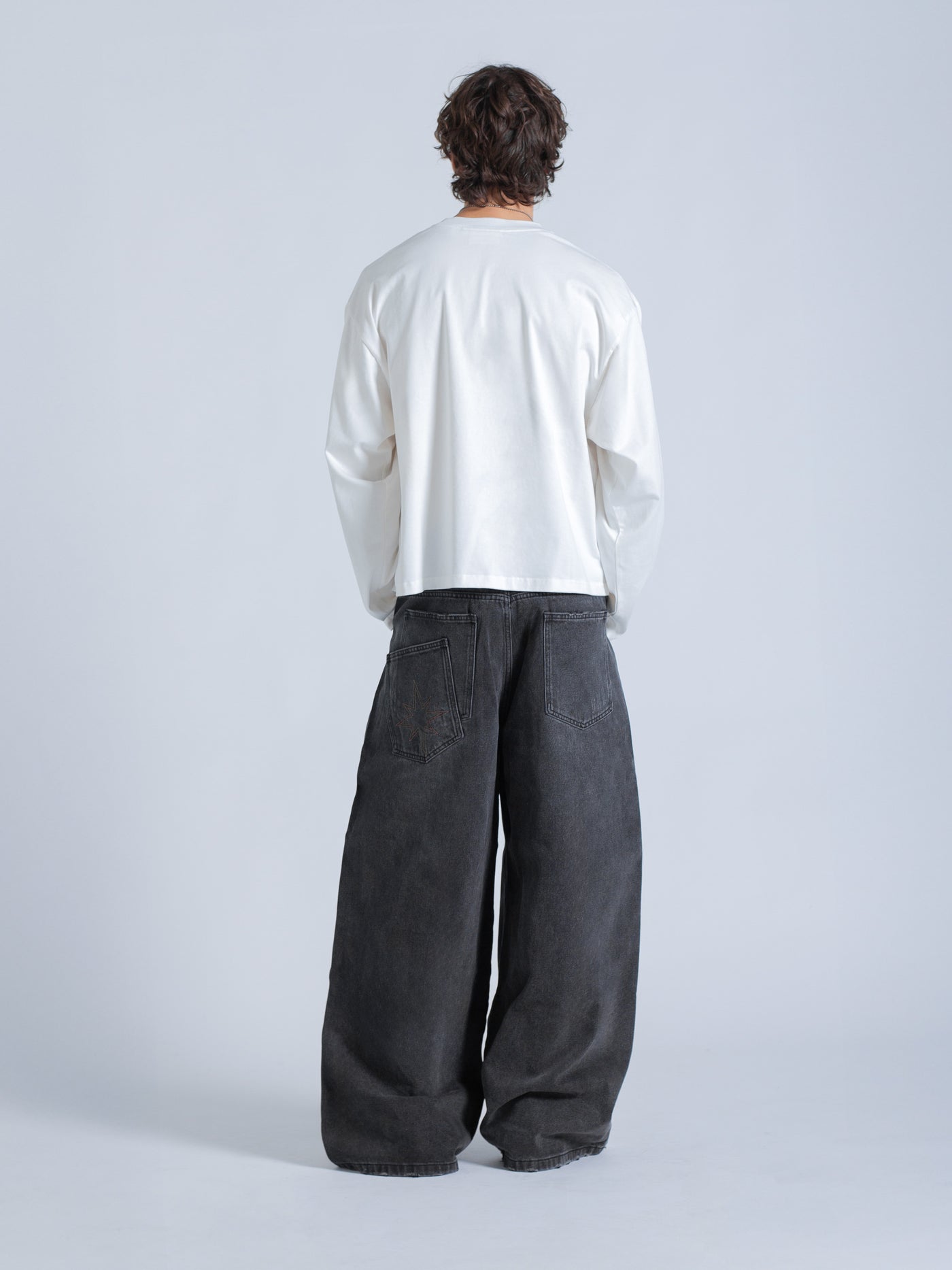 LINEWORK LONG SLEEVE TEE - WHITE