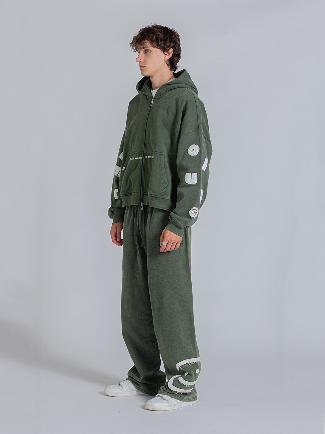 SMILEY PATCH SWEATPANTS - FADED PINE