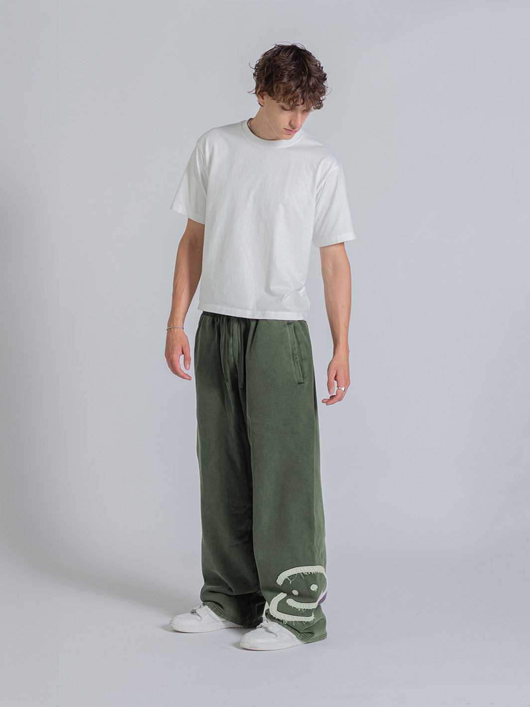 SMILEY PATCH SWEATPANTS - FADED PINE