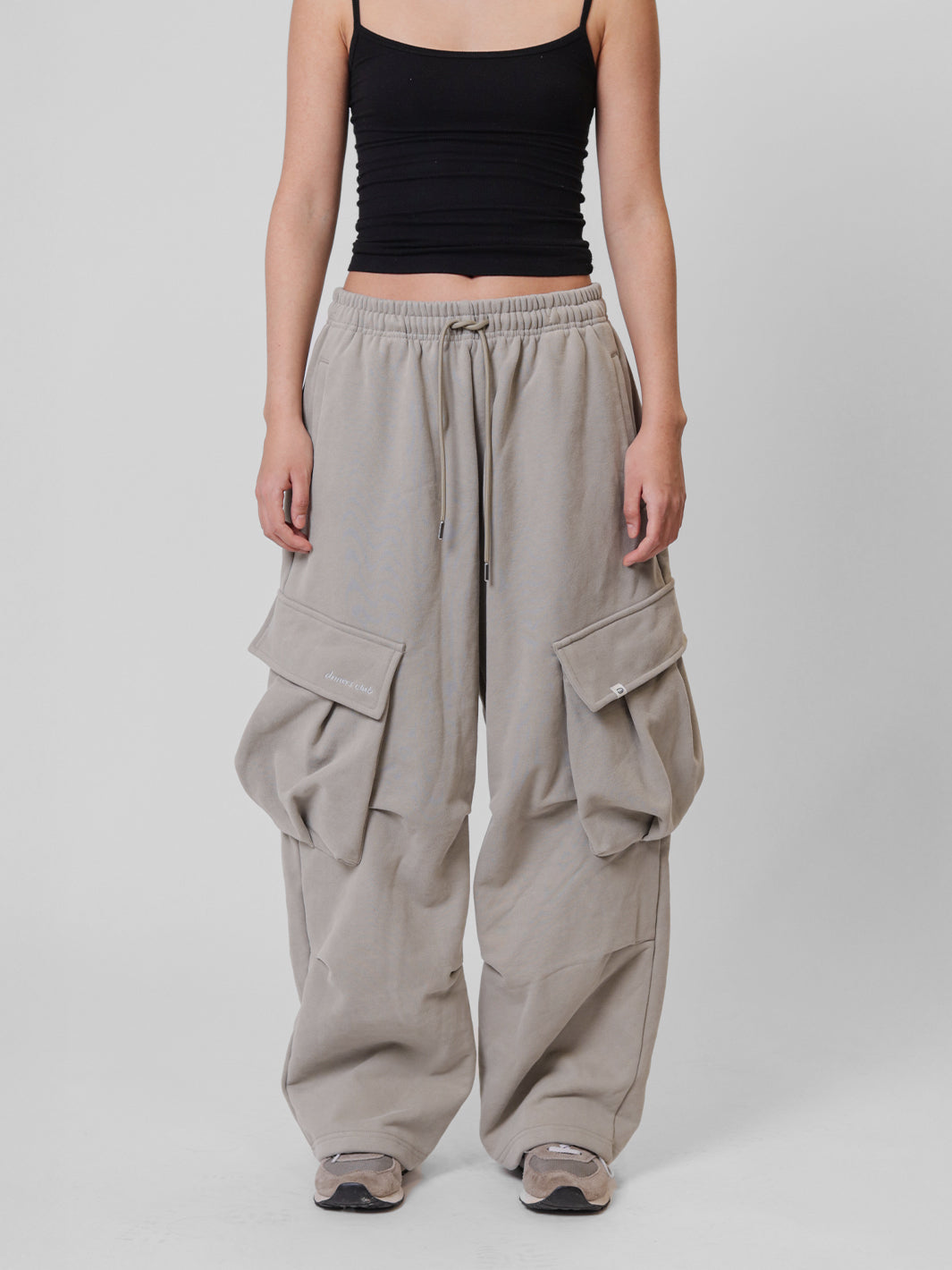 BAGGY CARGO SWEATPANTS - BEIGE