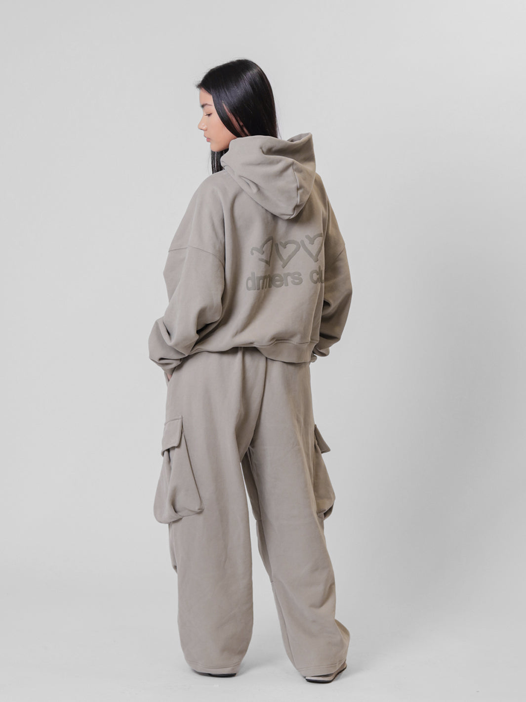 BAGGY CARGO SWEATPANTS - BEIGE