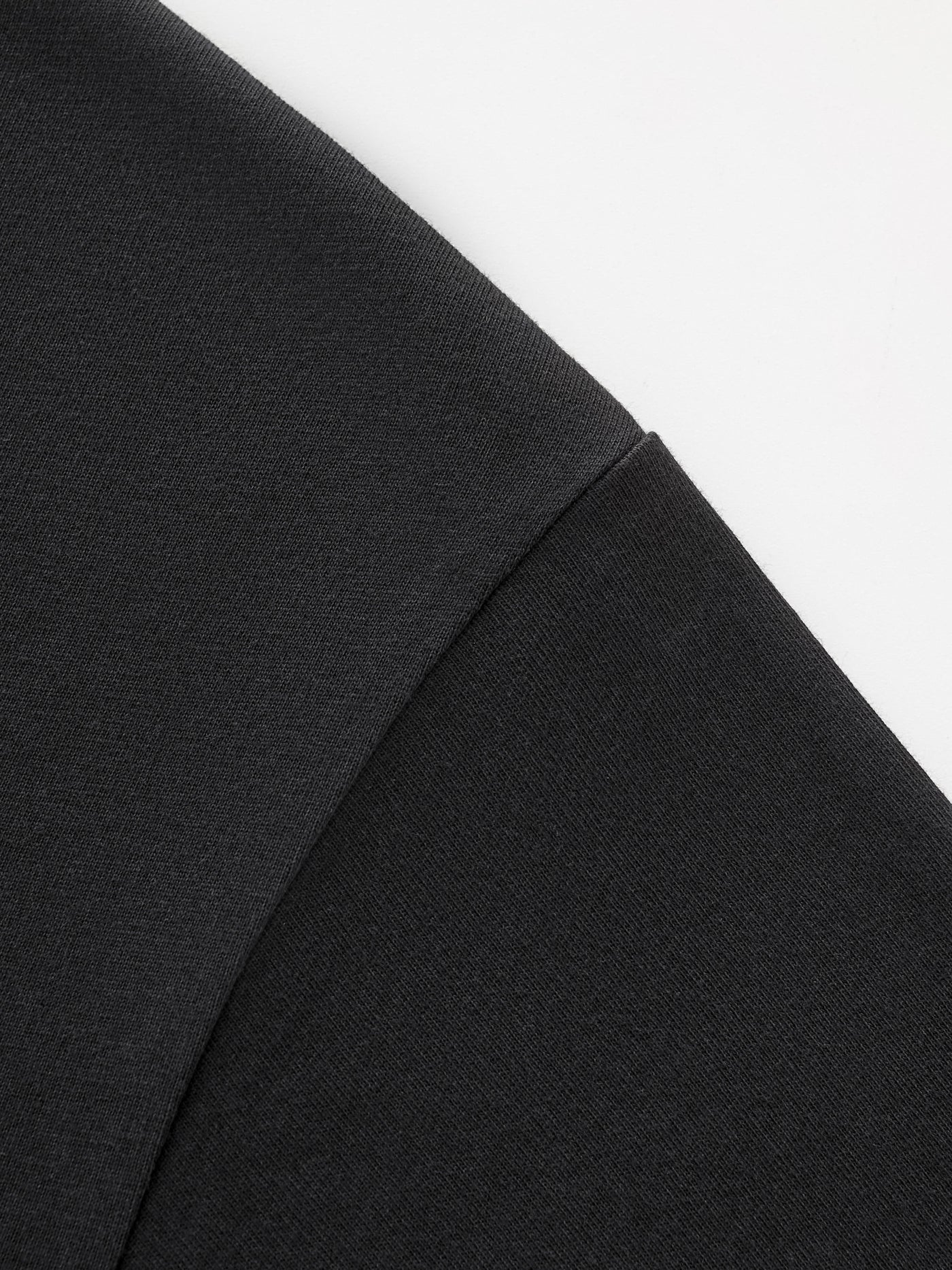 DAILY FITTED TEE - BLACK