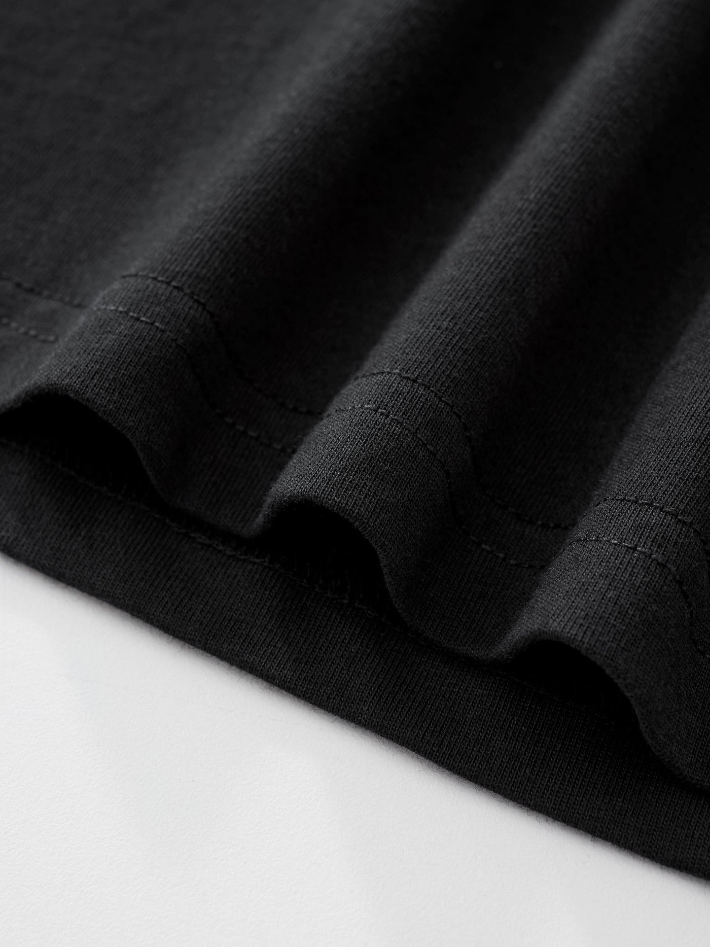 DAILY FITTED TEE - BLACK