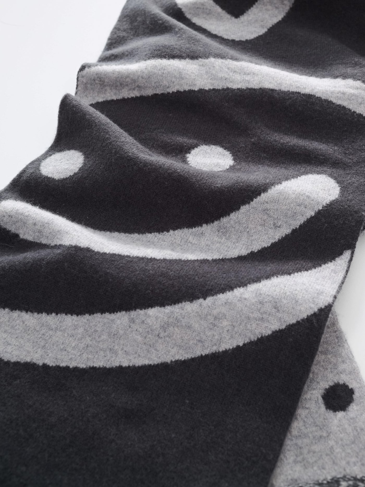 SMILEY LOGO SCARF - BLACK/GREY