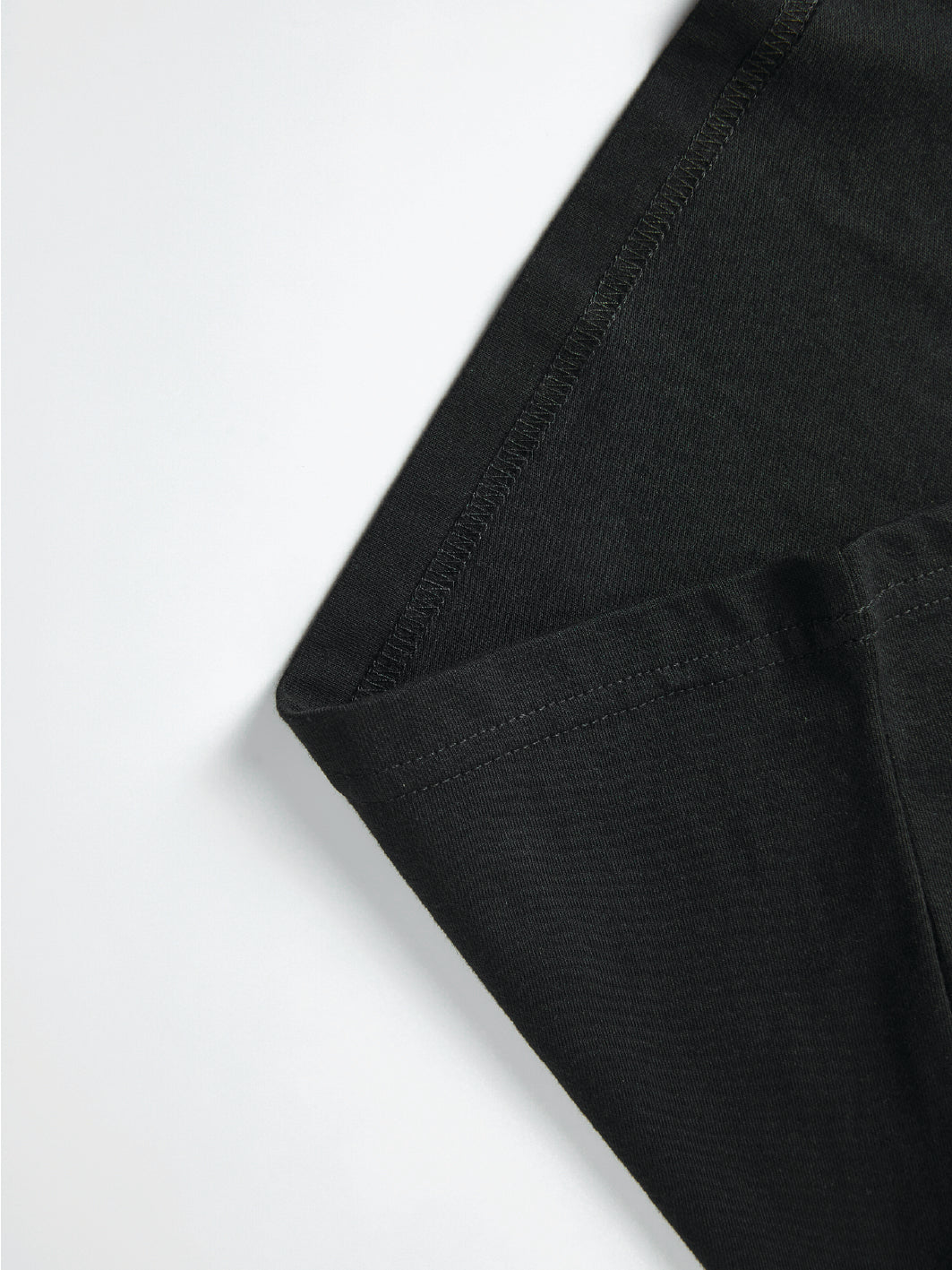 DISTORTED DRMERS TEE - BLACK