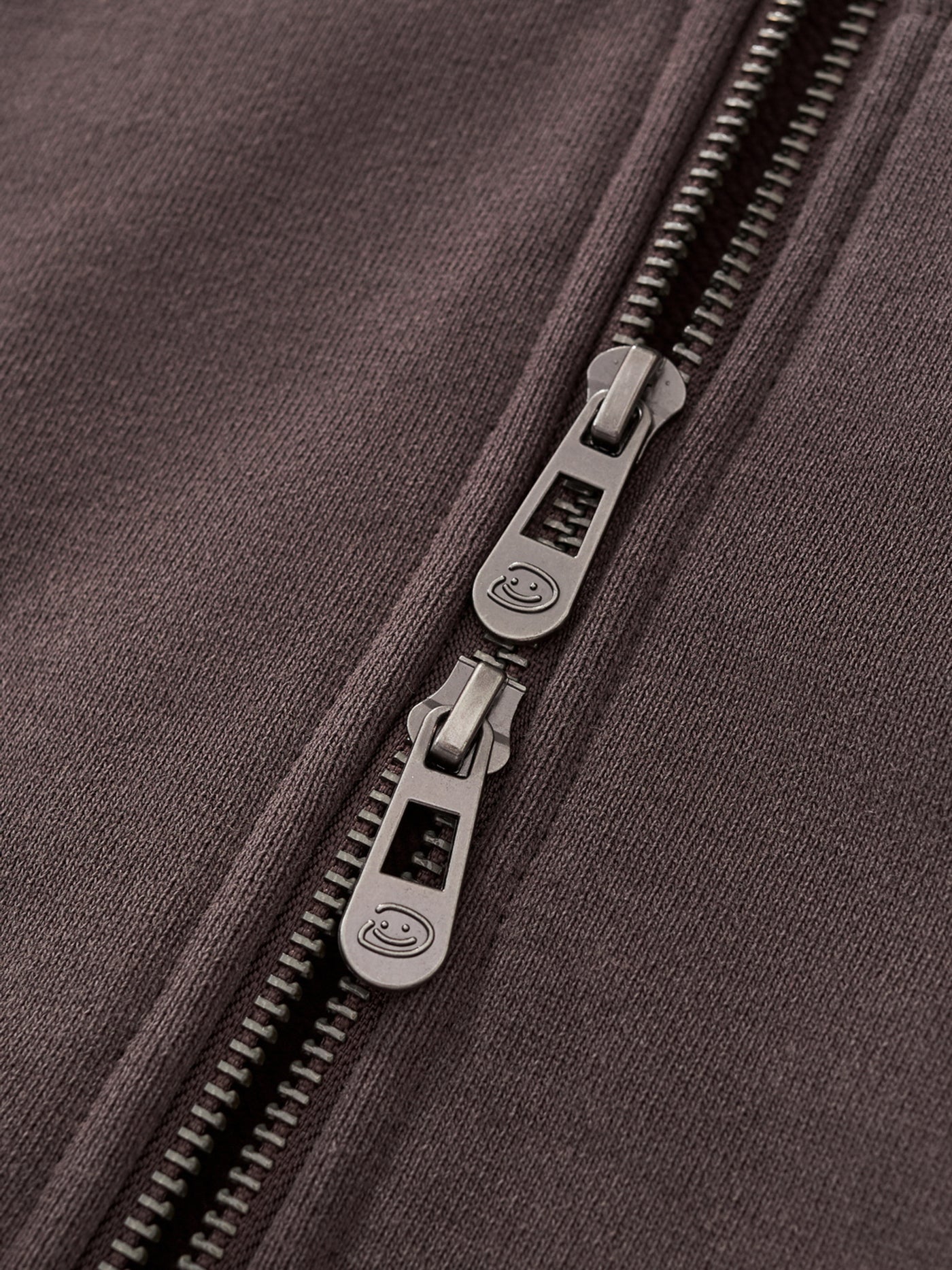DISTRESSED LOGO ZIP UP - BROWN