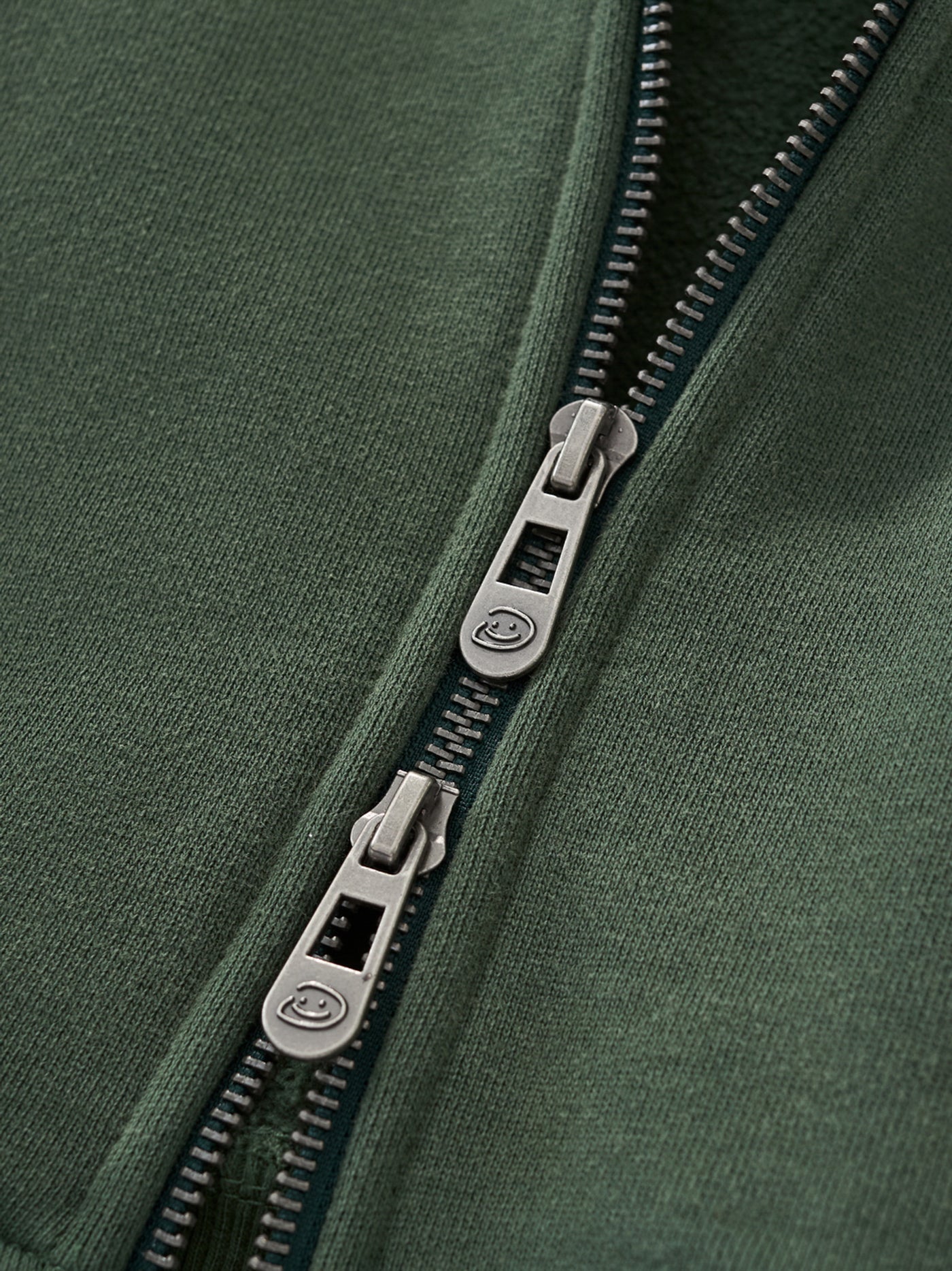 DISTRESSED LOGO ZIP UP - FADED PINE