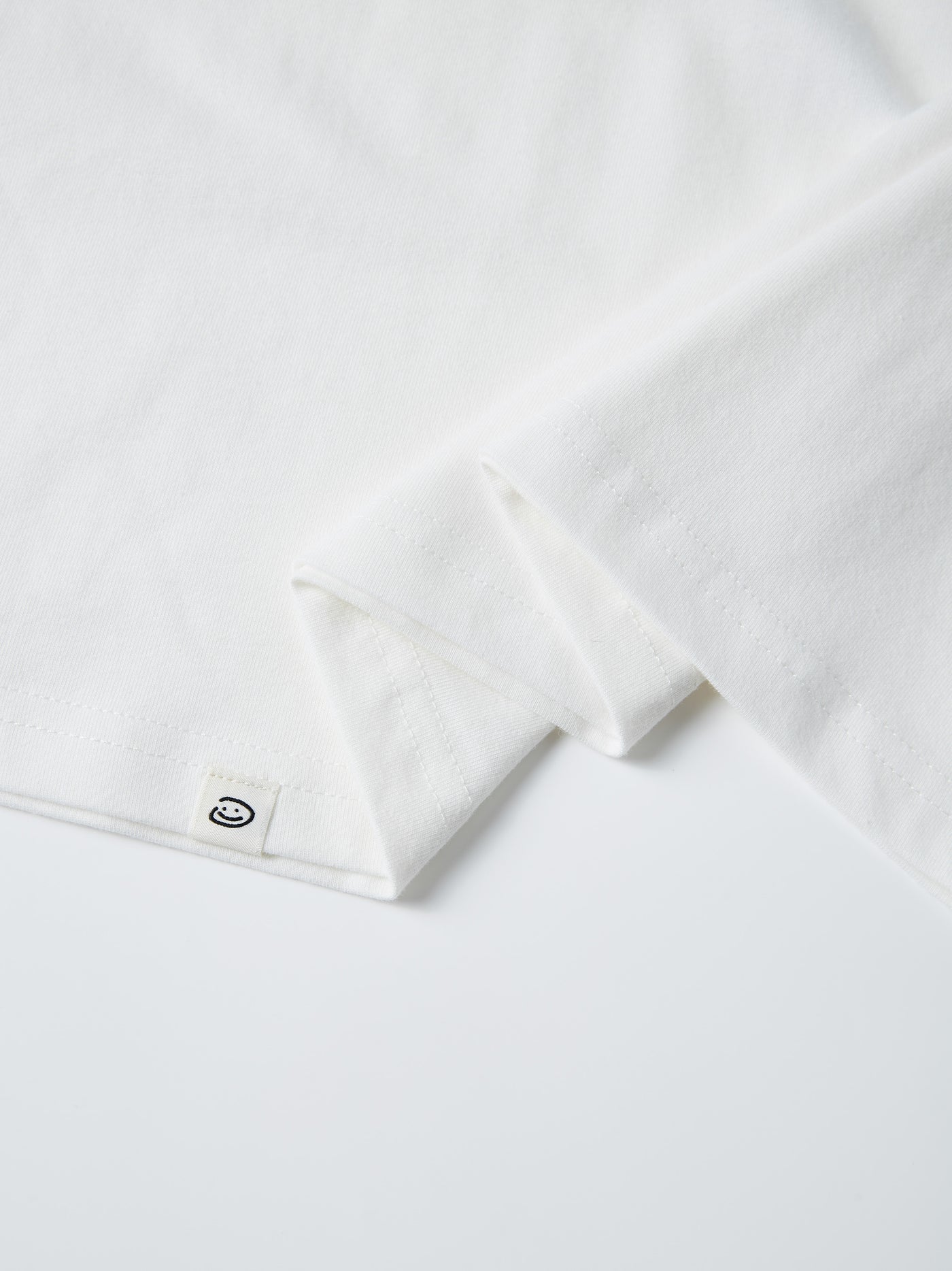 DOODLE SMILEY TEE - WHITE