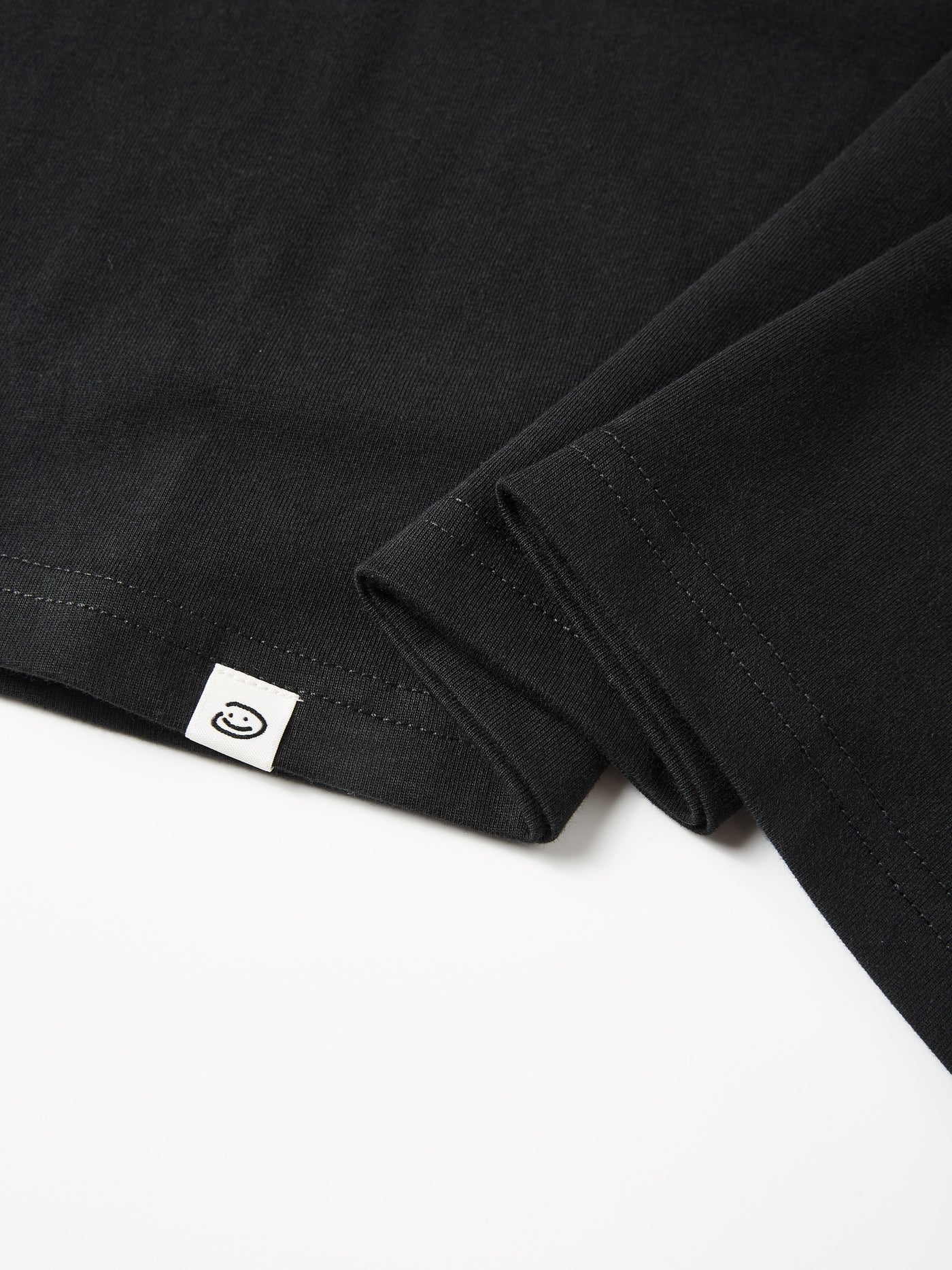 DOODLE SMILEY TEE - BLACK