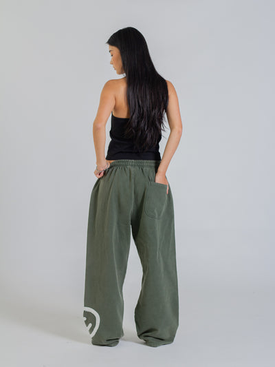 SMILEY PATCH SWEATPANTS - FADED PINE