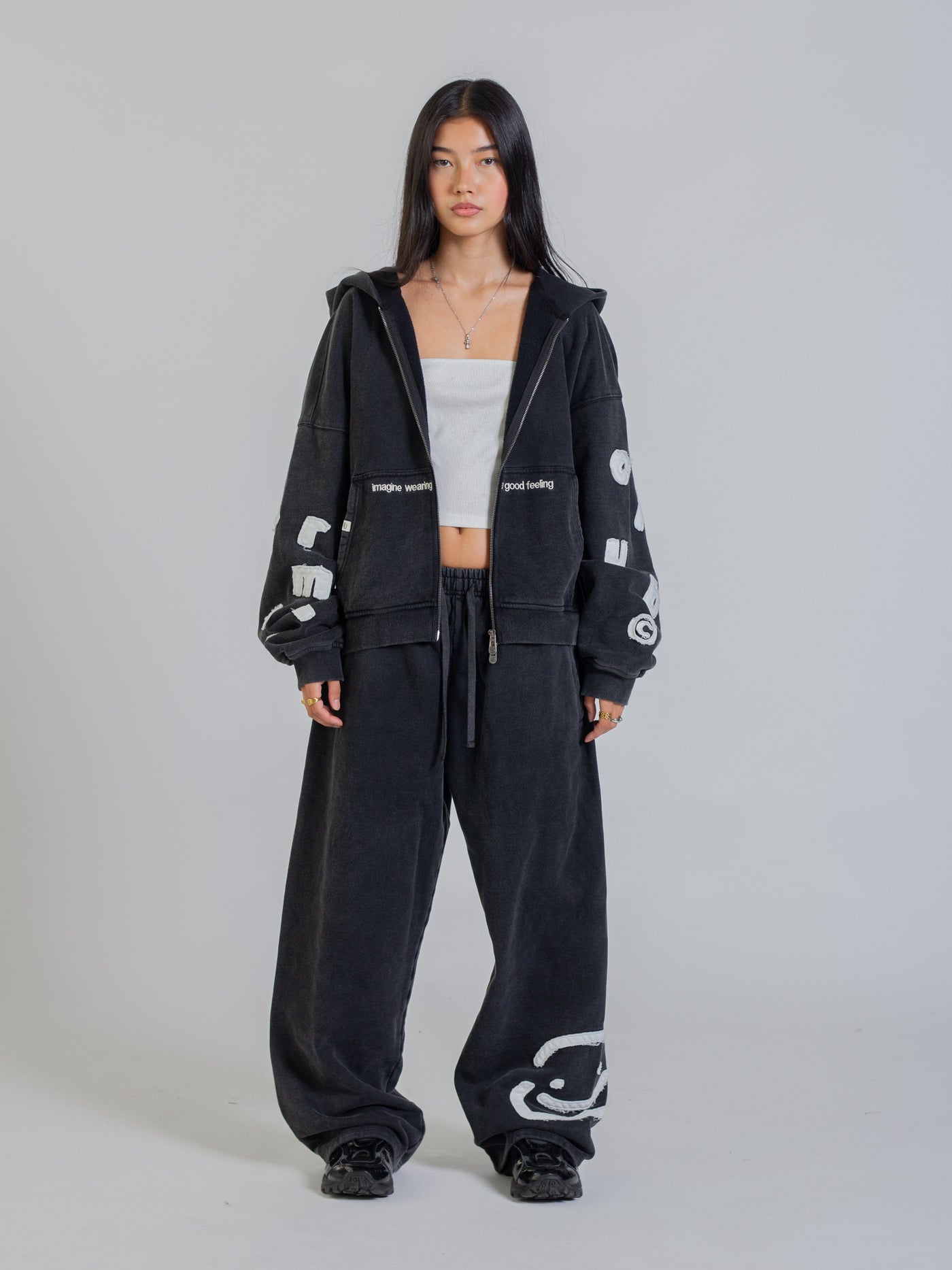 FLOATING LETTERS ZIP UP - VINTAGE BLACK