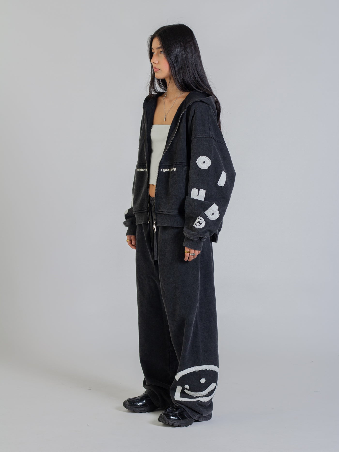 FLOATING LETTERS ZIP UP - VINTAGE BLACK