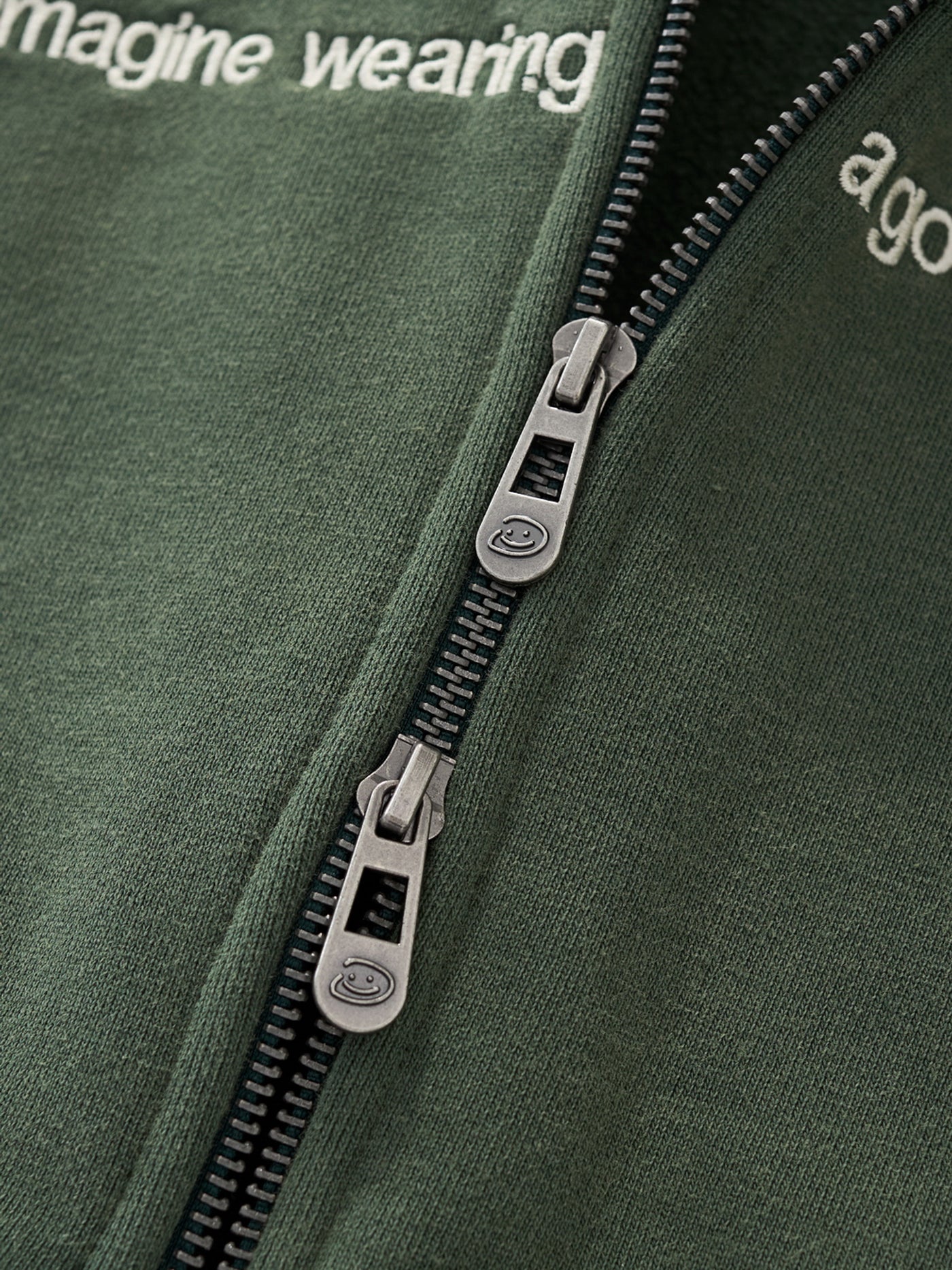 FLOATING LETTERS ZIP UP - FADED PINE