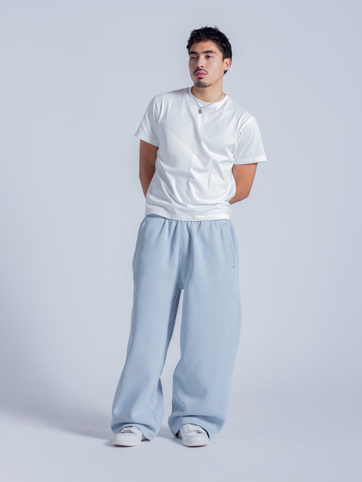 SIGNATURE BAGGY SWEATPANTS - SKY BLUE