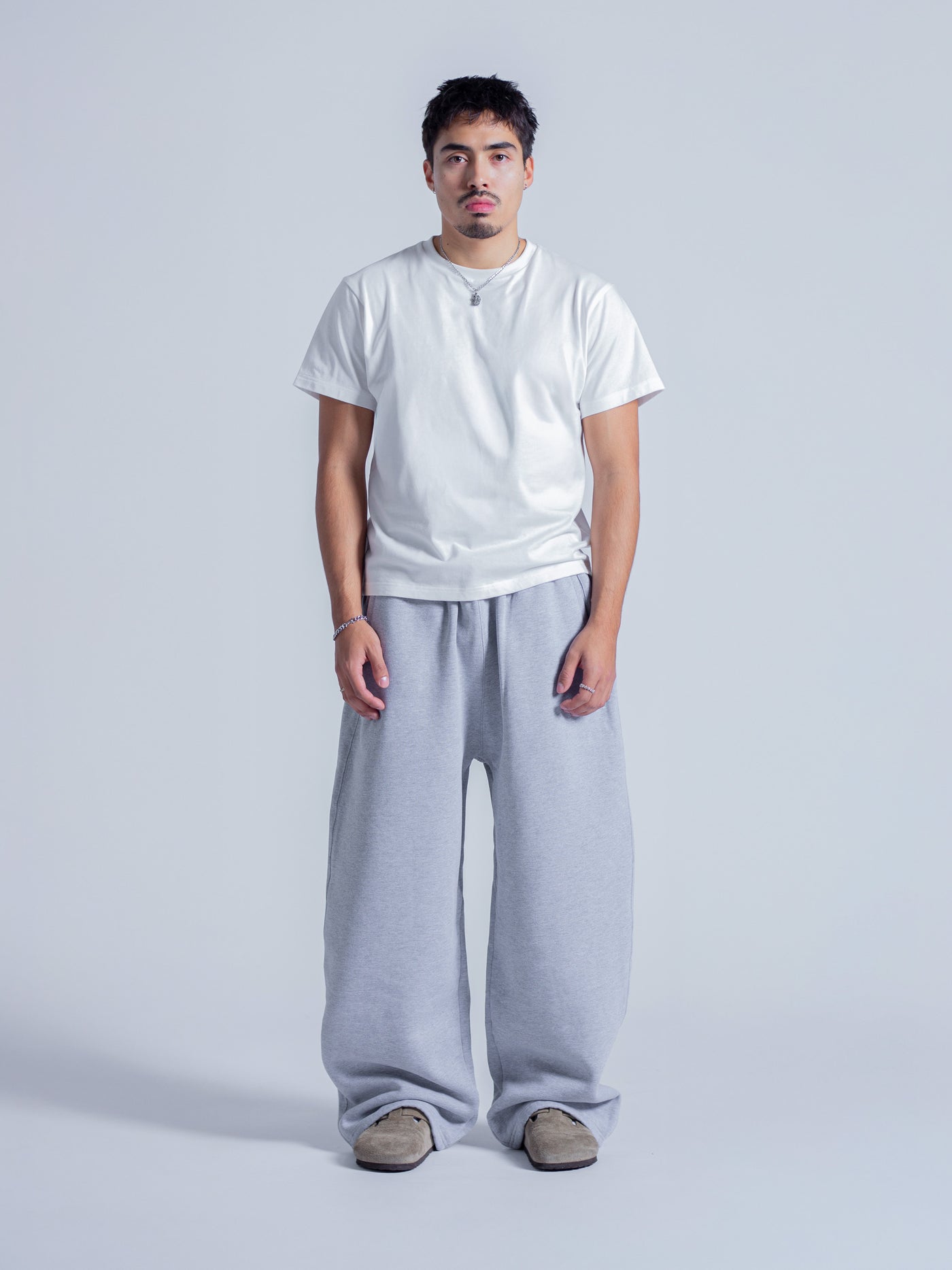 SIGNATURE BAGGY SWEATPANTS - HEATHER GREY