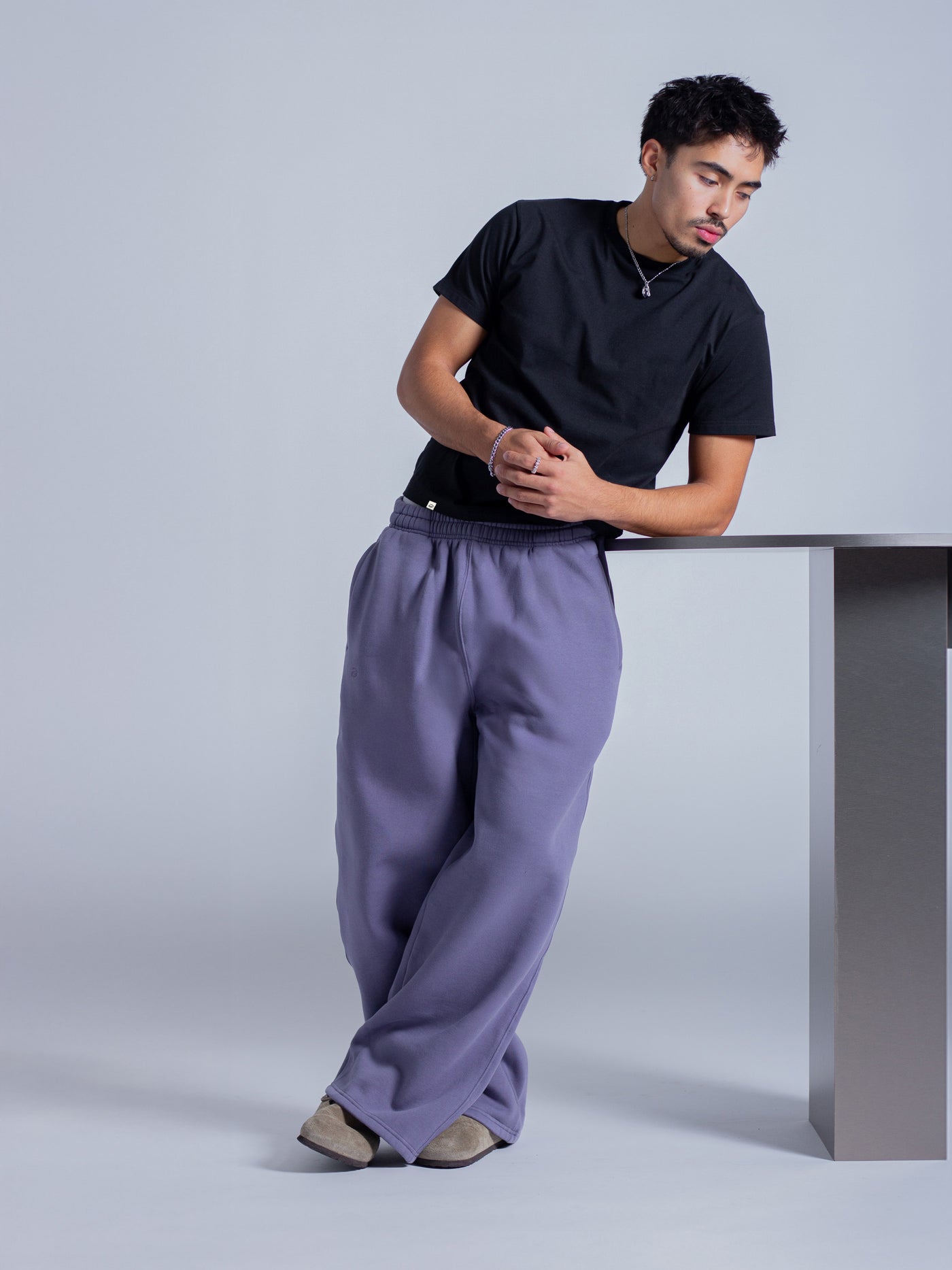 DAILY FITTED TEE - BLACK