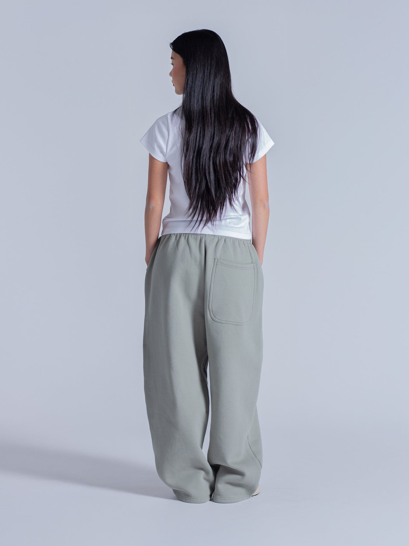 SIGNATURE STRAIGHT LEG SWEATPANTS - SAGE – DRMERS CLUB
