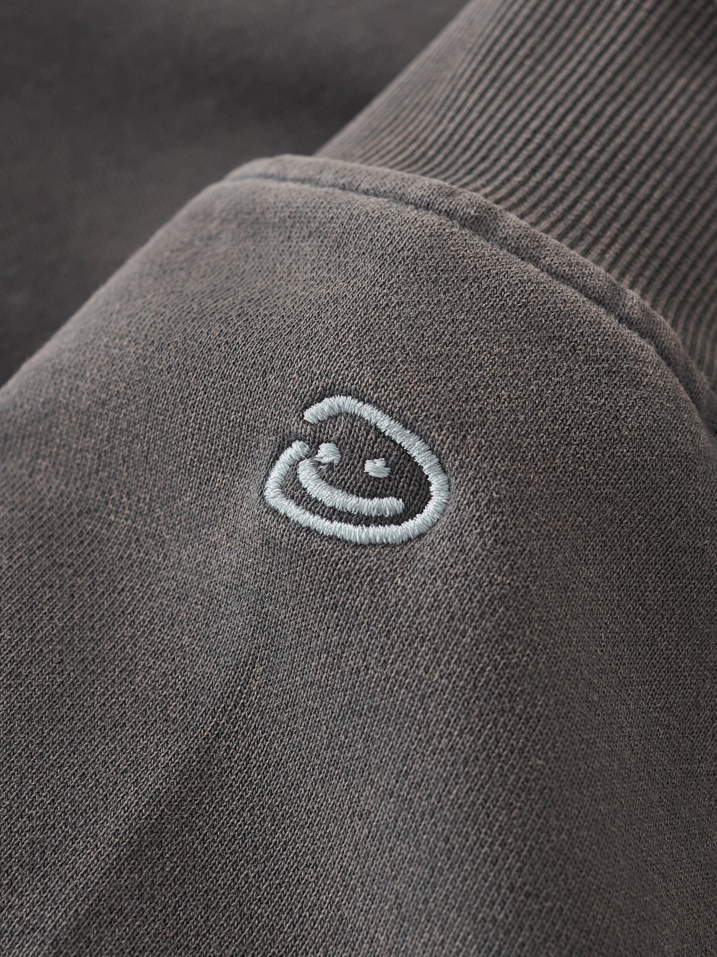 EMBROIDERED STARS HOODIE - WARM GREY