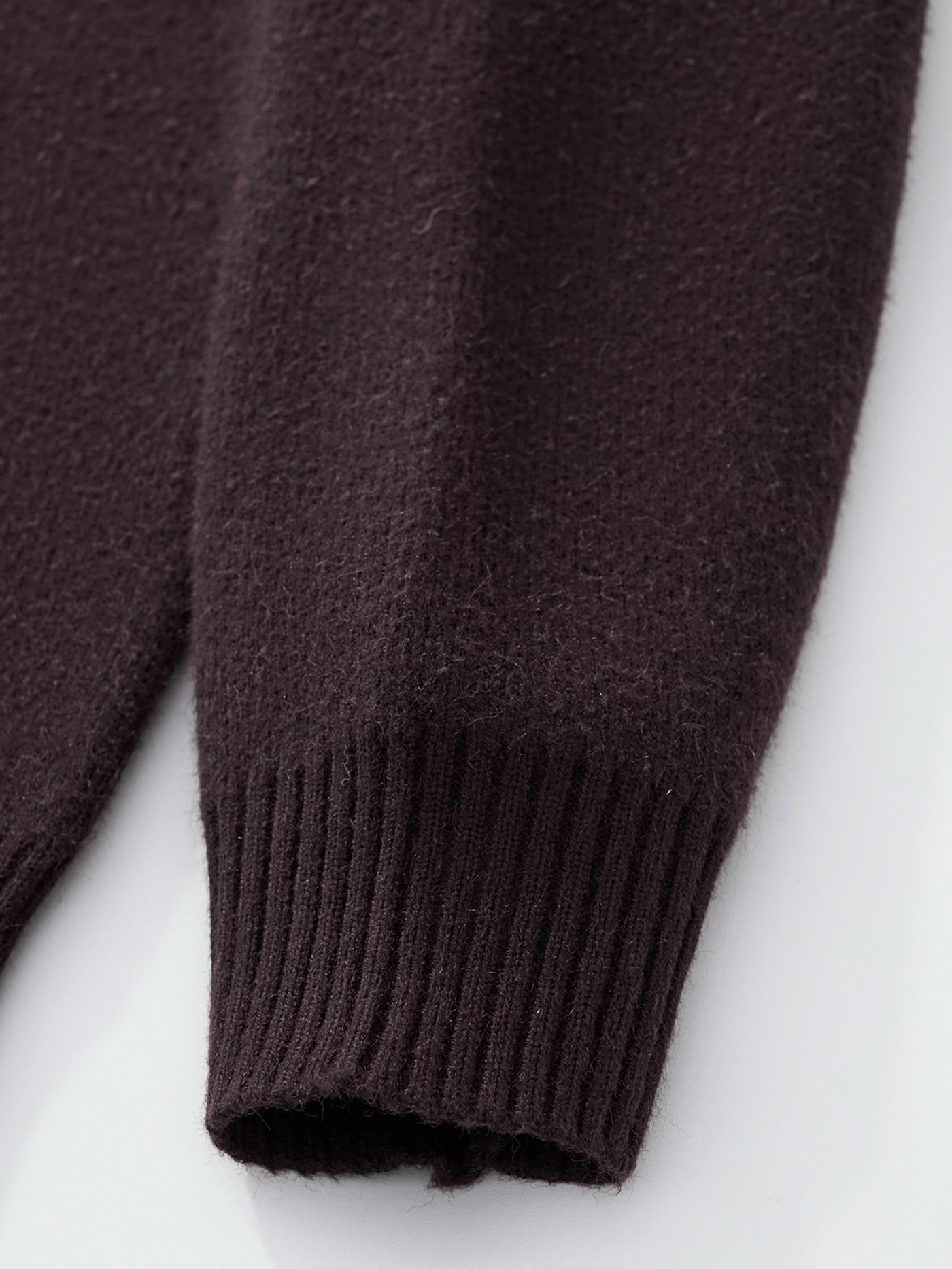 HEART KNIT SWEATER - DARK BROWN