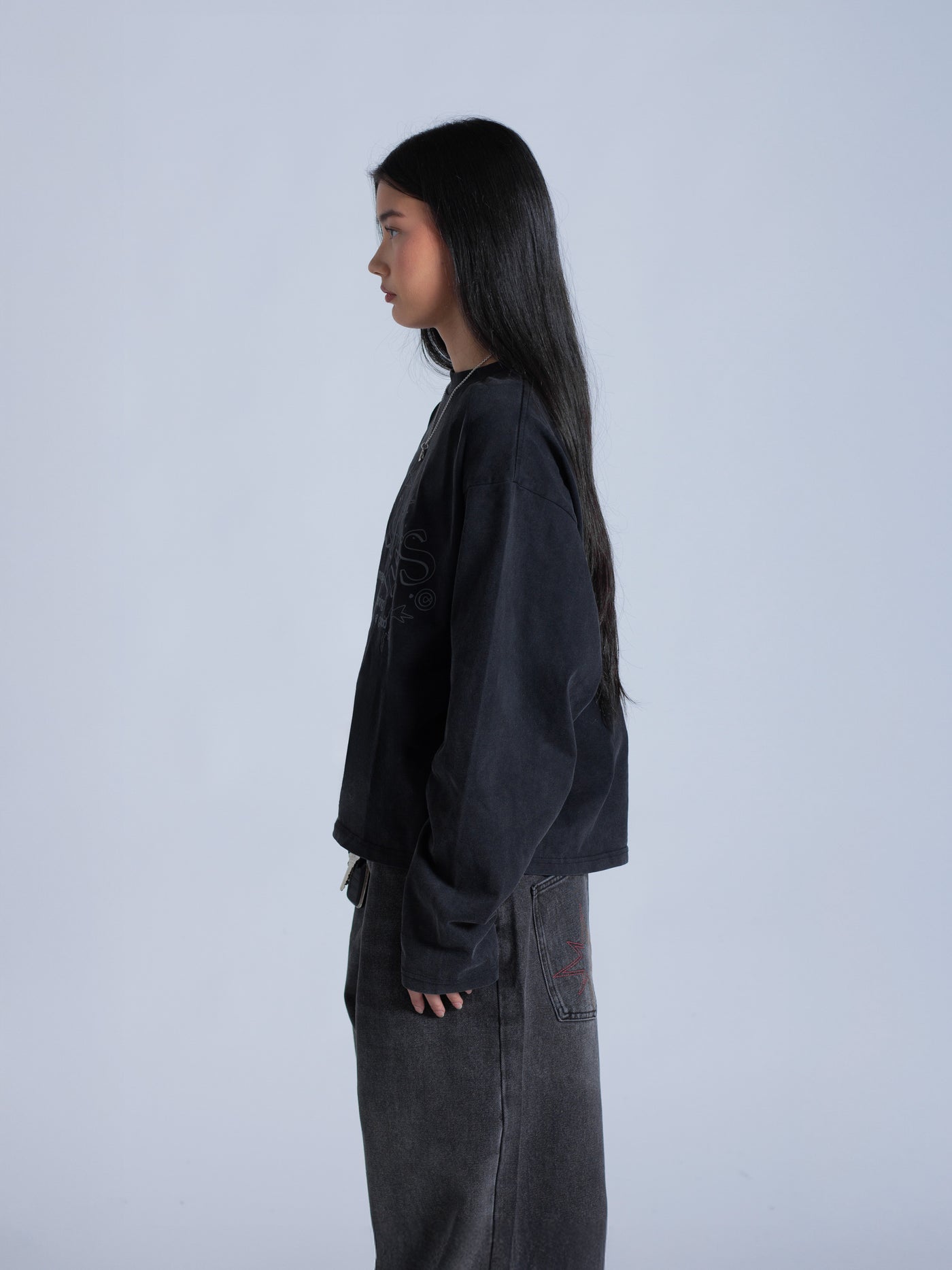 LINEWORK LONG SLEEVE TEE - BLACK