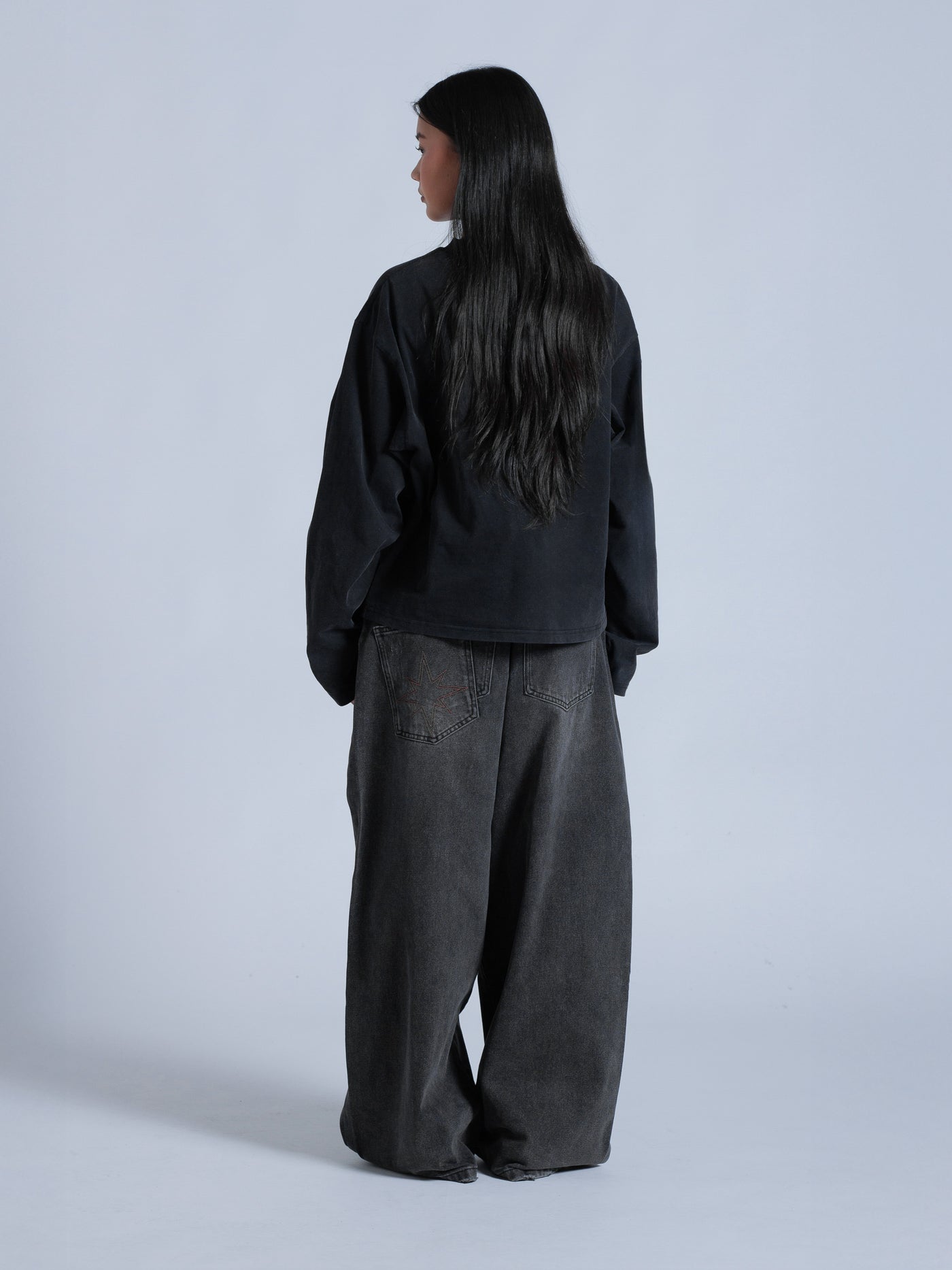 LINEWORK LONG SLEEVE TEE - BLACK