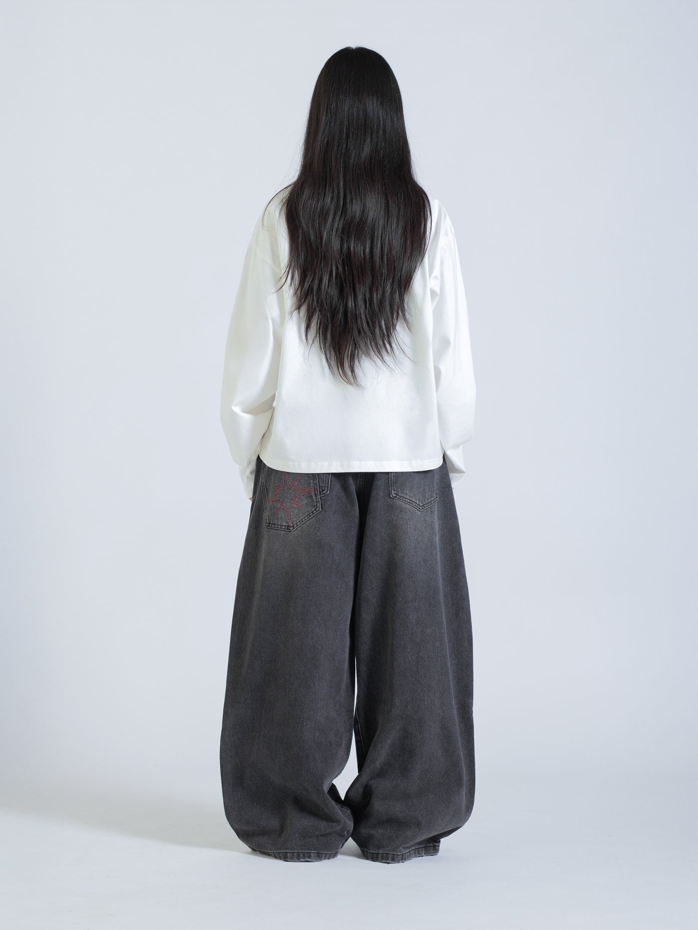 LINEWORK LONG SLEEVE TEE - WHITE