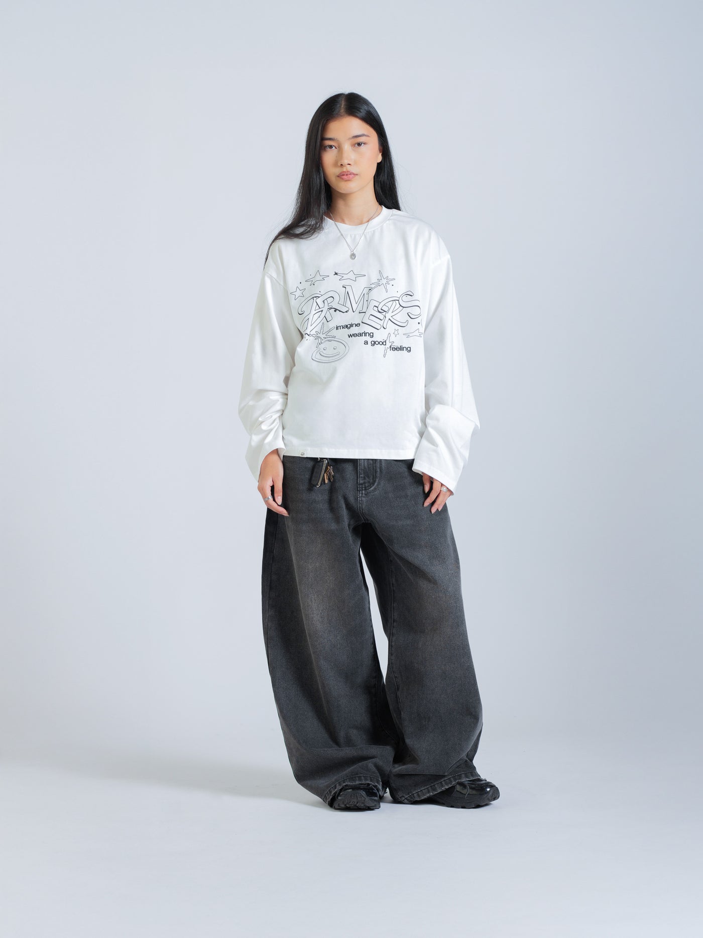 LINEWORK LONG SLEEVE TEE - WHITE
