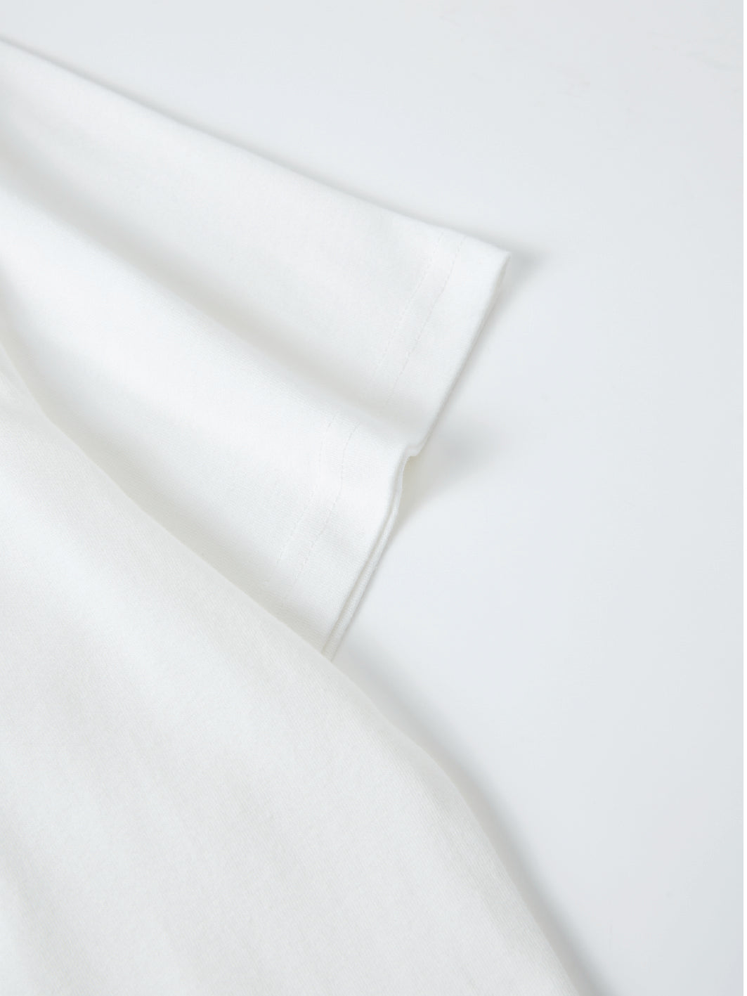 LOST IN MY DRMS TEE - WHITE