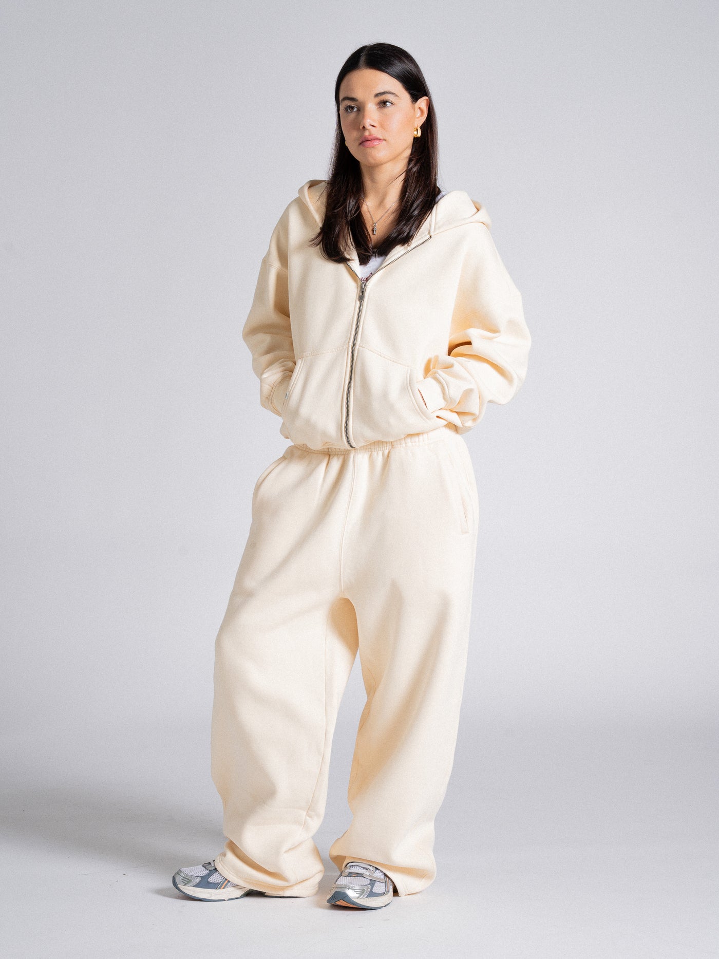 SIGNATURE BASIC ZIP UP - CREAM – DRMERS CLUB