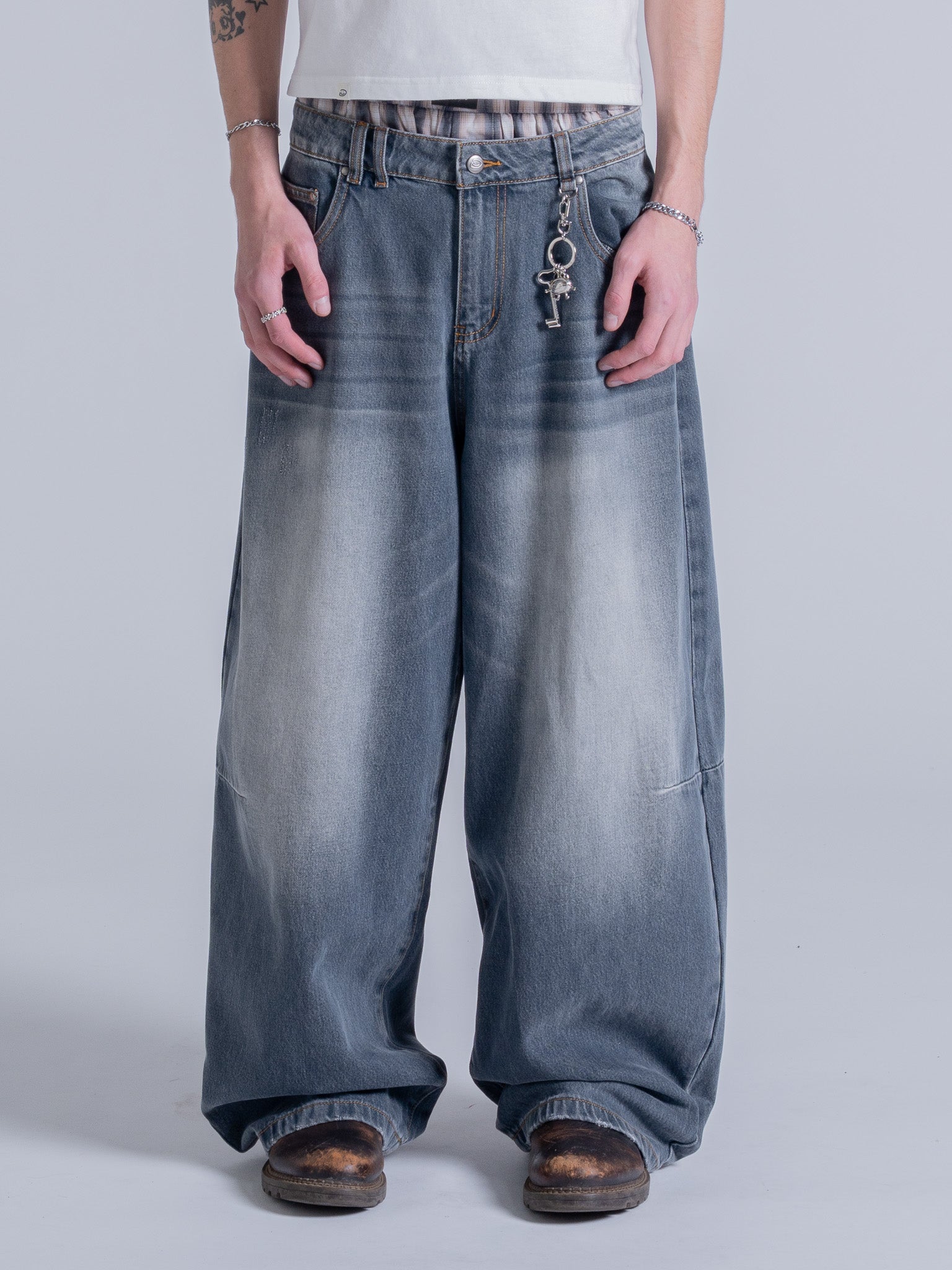 GHOST DENIM - MID BLUE