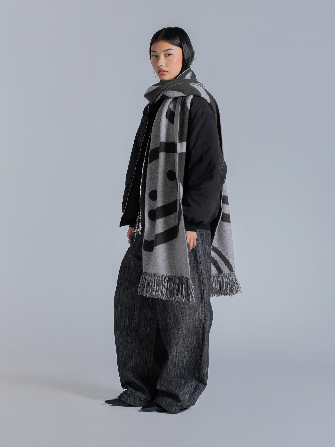 SMILEY LOGO SCARF - BLACK/GREY