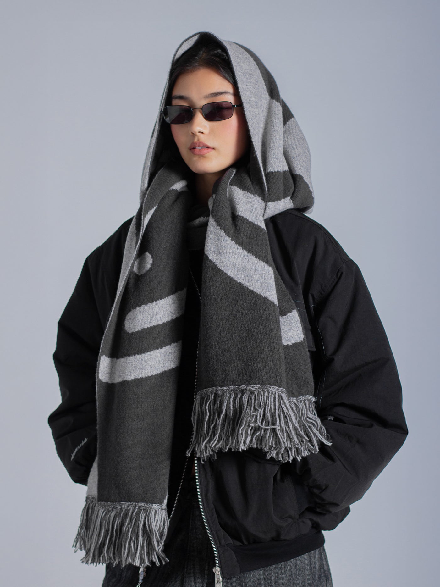 SMILEY LOGO SCARF - BLACK/GREY