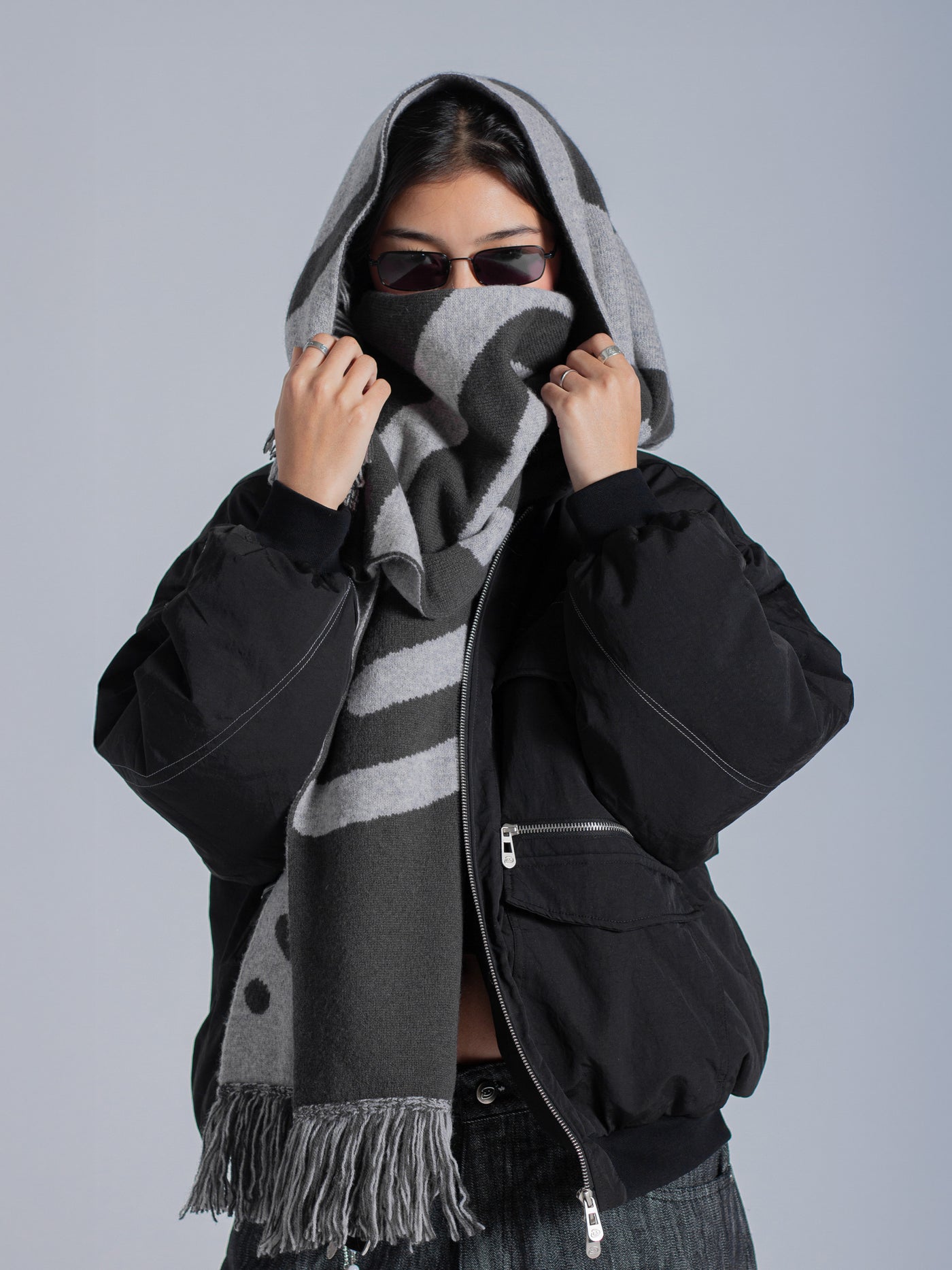 SMILEY LOGO SCARF - BLACK/GREY