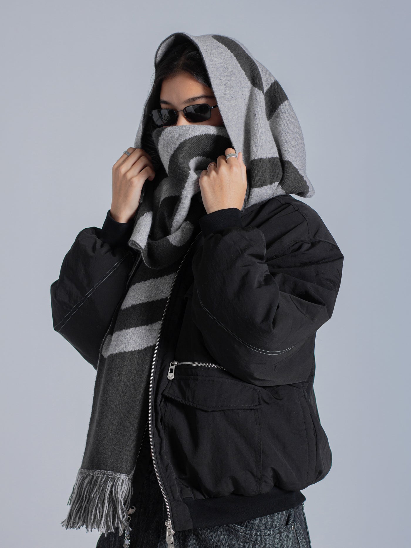 SMILEY LOGO SCARF - BLACK/GREY