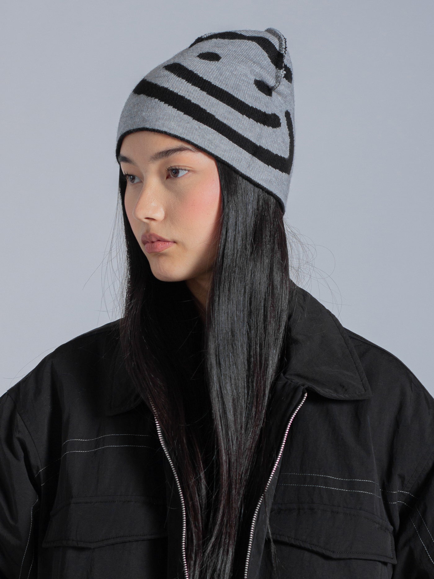 REVERSIBLE SMILEY LOGO BEANIE - BLACK/GREY